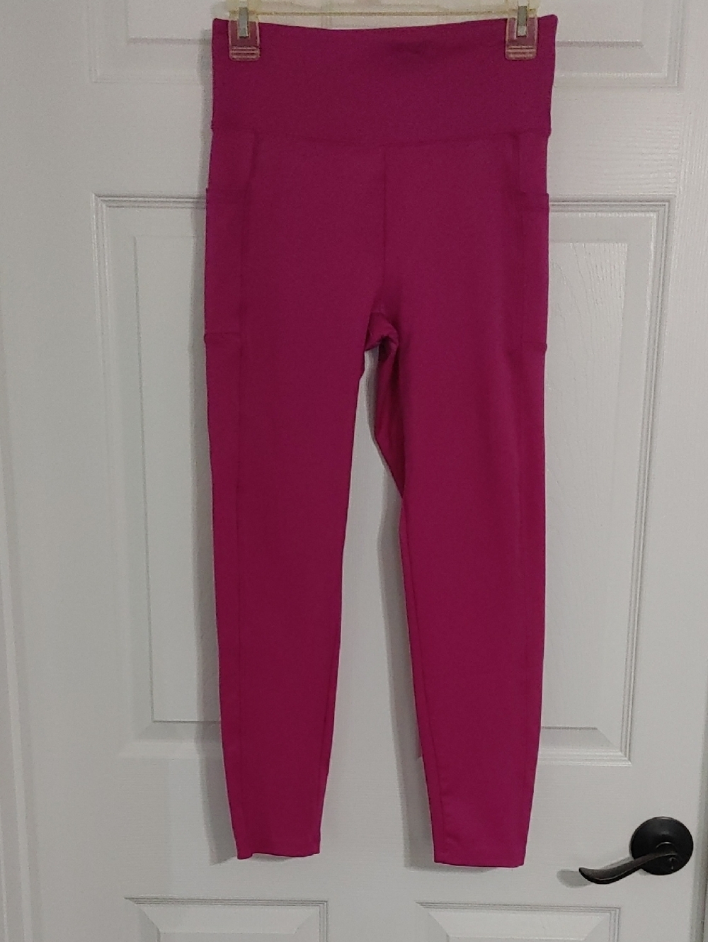 Bally Total Fitness Magenta Yoga Leggings Tagged a size Large; Measures Smaller